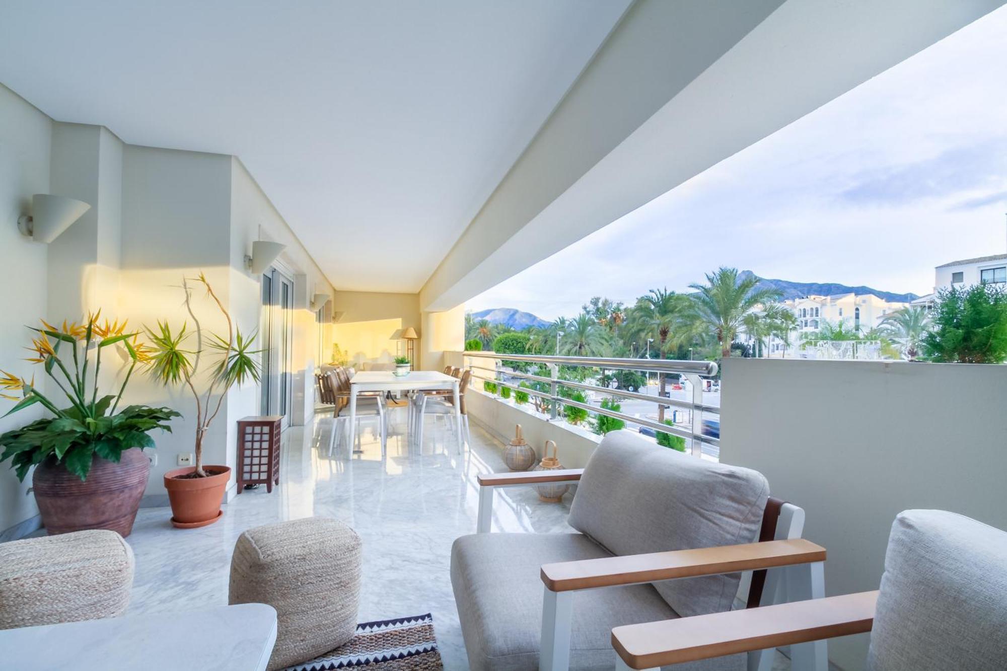 Banus - Playas Del Duque Luxury *